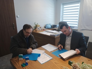 INFORMACJA O REALIZACJI PROJEKTU TERMOMODERNIZACJA BUDYNKU GMINNEGO - ZESPOŁU SZKÓŁ W GILOWICACH - INSTALACJA ODNAWIALNYCH ŹRÓDEŁ ENERGII - INSTALACJA FOTOWOLTAICZNA - zdjęcie1