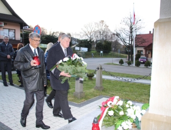 Obchody w Gminie Gilowice z okazji Święta Odzyskania Niepodległości przez Polskę połączone z wspomnieniami "DROGI DO WOLNOŚCI" Stanisława Pyjasa w Jego 45. rocznicę śmierci. - zdjęcie6