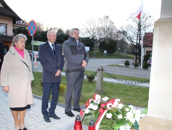Obchody w Gminie Gilowice z okazji Święta Odzyskania Niepodległości przez Polskę połączone z wspomnieniami "DROGI DO WOLNOŚCI" Stanisława Pyjasa w Jego 45. rocznicę śmierci. - zdjęcie7