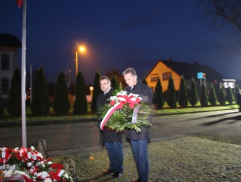 Obchody w Gminie Gilowice z okazji Święta Odzyskania Niepodległości przez Polskę połączone z wspomnieniami "DROGI DO WOLNOŚCI" Stanisława Pyjasa w Jego 45. rocznicę śmierci. - zdjęcie11