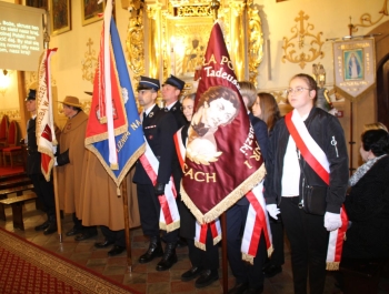 Obchody w Gminie Gilowice z okazji Święta Odzyskania Niepodległości przez Polskę połączone z wspomnieniami "DROGI DO WOLNOŚCI" Stanisława Pyjasa w Jego 45. rocznicę śmierci. - zdjęcie13