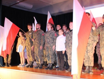 Obchody w Gminie Gilowice z okazji Święta Odzyskania Niepodległości przez Polskę połączone z wspomnieniami "DROGI DO WOLNOŚCI" Stanisława Pyjasa w Jego 45. rocznicę śmierci. - zdjęcie18