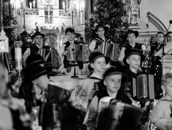 KONCERT PODOPIECZNYCH FUNDACJI BRACI GOLEC W GILOWICACH - zdjęcie10