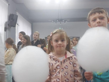 "Kiedy śmieje się dziecko, śmieje się cały świat" - podsumowanie zajęć w GOK Gilowice podczas ferii. - zdjęcie3