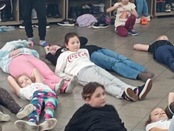 "Kiedy śmieje się dziecko, śmieje się cały świat" - podsumowanie zajęć w GOK Gilowice podczas ferii. - zdjęcie9