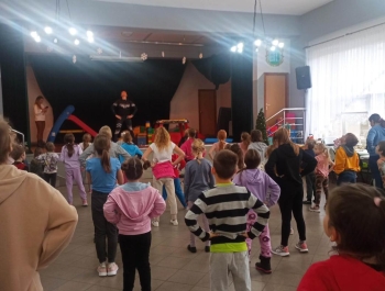 "Kiedy śmieje się dziecko, śmieje się cały świat" - podsumowanie zajęć w GOK Gilowice podczas ferii. - zdjęcie12