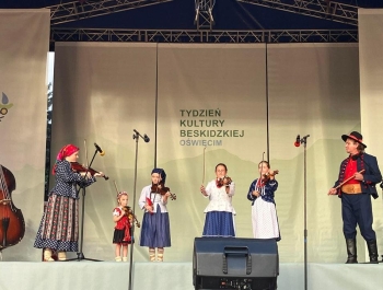 Regionalny Zespół DOLANIE na 60. Jubileuszowym Tygodniu Kultury Beskidzkiej - podsumowanie - zdjęcie3