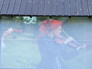 Występ Regionalnego Zespołu DOLANIE oraz kapeli Gilowski Tryton w Parku Etnograficznym w Ślemieniu - zdjęcie5