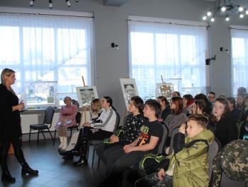 MŁODZIEŻ ZAUROCZONA KOSMICZNYM ŚWIATEM EDWARDA HABDASA - zdjęcie4