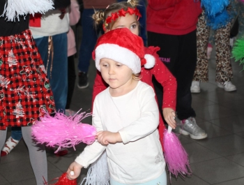 Cudowny czas mikołajkowych zabaw dla dzieci z gminy Gilowice. - zdjęcie12