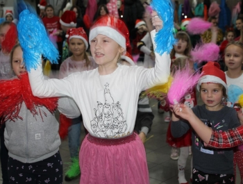 Cudowny czas mikołajkowych zabaw dla dzieci z gminy Gilowice. - zdjęcie11