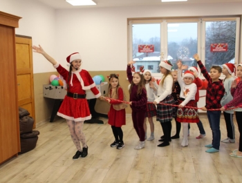 Cudowny czas mikołajkowych zabaw dla dzieci z gminy Gilowice. - zdjęcie14