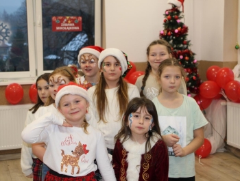 Cudowny czas mikołajkowych zabaw dla dzieci z gminy Gilowice. - zdjęcie17