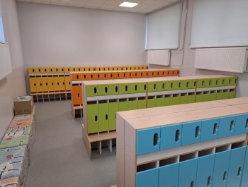 Małymi krokami zbliżamy się do zakończenia wspaniałej inwestycji, jaką jest przebudowa pomieszczeń Zespołu Szkół w Gilowicach. - zdjęcie1