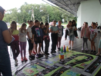 My się w GOKu nie nudzimy wakacyjnie się bawimy! - zdjęcie46