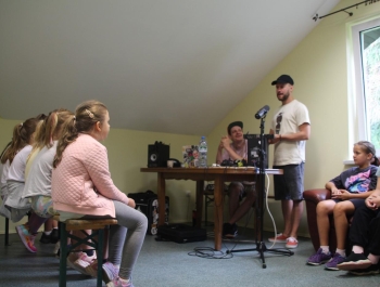 My się w GOKu nie nudzimy wakacyjnie się bawimy! - zdjęcie45