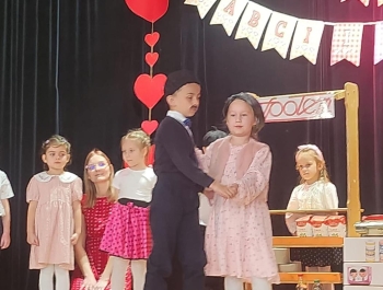 Dzień Babci i Dziadka - przedstawienie przedszkolaków z AKUKU - zdjęcie3