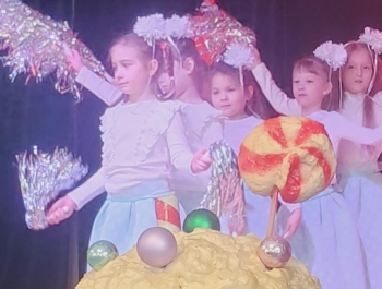 Dzień Babci i Dziadka - przedstawienie przedszkolaków z AKUKU - zdjęcie6