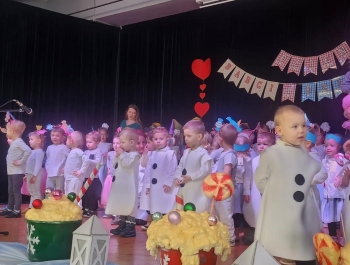 Dzień Babci i Dziadka - przedstawienie przedszkolaków z AKUKU - zdjęcie12