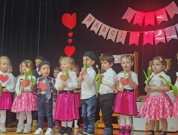 Dzień Babci i Dziadka - przedstawienie przedszkolaków z AKUKU - zdjęcie15